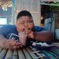 Satia Putra, bocah berusia 7 tahun asal Karawang, Jawa barat, memiliki berat badan mencapai 97 kilogram di usianya yang baru 7 tahun. (Liputan6.com/ Abramena)