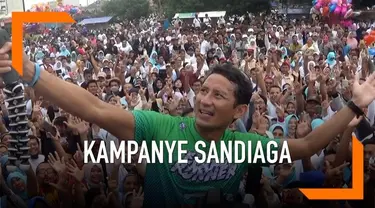 Cawapres Sandiaga Uno berkampanye di Pekalongan Jawa Tengah Hari Selasa (12/2). Sandi mengklaim jika terpilih bisa membuat harga listrik terjangkau.