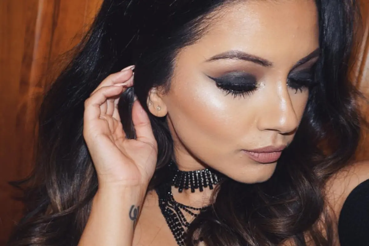 5 Tips Makeup Buat Kamu Si Hitam Manis