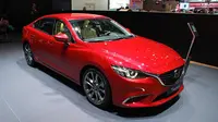 Memanfaatkan ajang Geneva Motor Show 2015, Mazda menampilkan sedan mewah Mazda6 facelift.