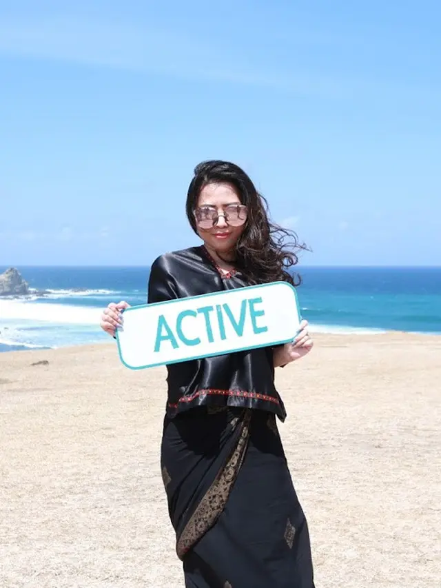 Liburan Bareng Andalan Feminine Care: Mendaki Bukit Merese dan Pound Fit di Pantai Mawun
