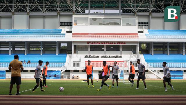 Foto: Coach Imran Nahumarury Pimpin Langsung Latihan Rutin PSIM Yogyakarta, Promosi ke Liga 1 Adalah Tantangan