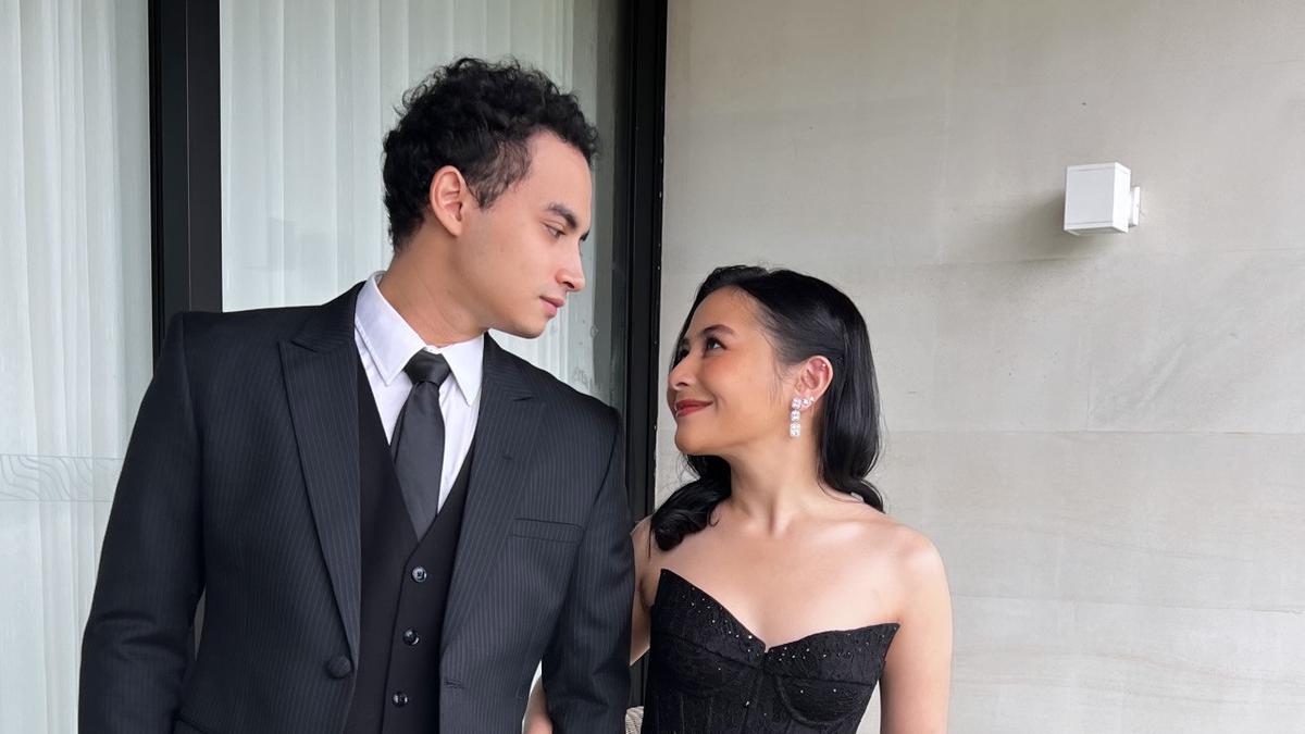 6 Adu Gaya Serba Hitam Artis Hadiri Pernikahan Angga Yunanda-Shenina Cinnamon, dari Duta Kondangan Vidi Aldiano hingga Laura Basuki