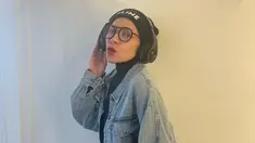 Pelantun lagu Bunda sukses turun berat badan drastis. Ia terlihat langsing dan berhasil bikin pangling banyak orang. Diet yang dijalani Melly berhasil ditambah dengan upayanya melakukan operasi potong lambung yang menyempurnakan penampilannya terkini. (Liputan6.com/IG/melly_goeslaw)