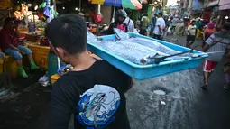 Direktur Jenderal Perikanan Budi Daya KKP Tb Haeru Rahayu (Tebe) mengatakan dengan jumlah penduduk Indonesia yang kini hampir 300 juta jiwa, berimbau pada kebutuhan protein dari sumber pangan biru atau blue food menjadi semakin vital dalam menjaga ketahanan pangan nasional yang berkelanjutan. (Juni Kriswanto/AFP)