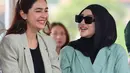 Berusia 39 tahun, artis blasteran Indonesia – Arab ini dipuji awet muda dan tak menua. Penampilan kasual Nabila Syakieb ketika ikut kampanya akbar ini membuatnya terlihat seperti gadis. Tak hanya Nabila Syakieb, Margin Wieheerm juga datang ke kampanye akbar tersebut. Dalam momen tersebut, kakak adik ipar ini pamer kebersamaan yang tak lepas dari perhatian. (Liputan6.com/IG/@nsyakieb85)