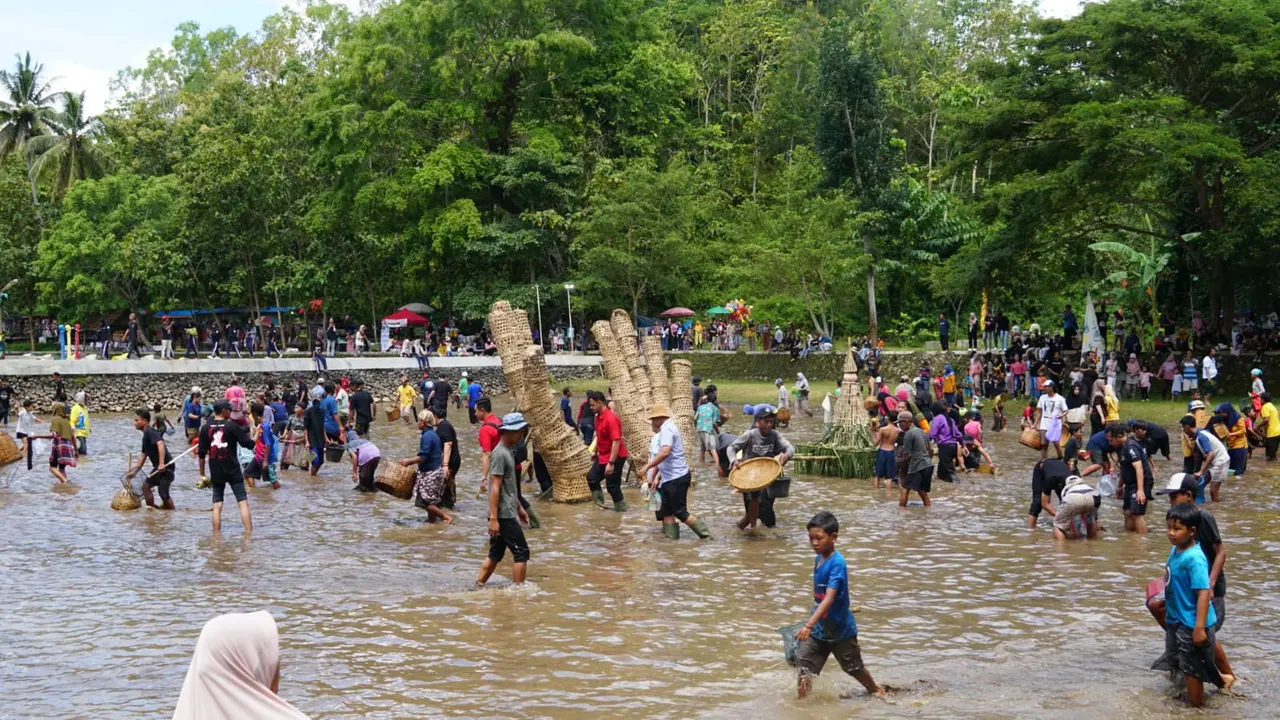 Ribuan warga meriahkan Festival Telaga