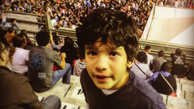 [Bintang] Video Mengharukan Ketika Anak Autis Menonton Konser Coldplay