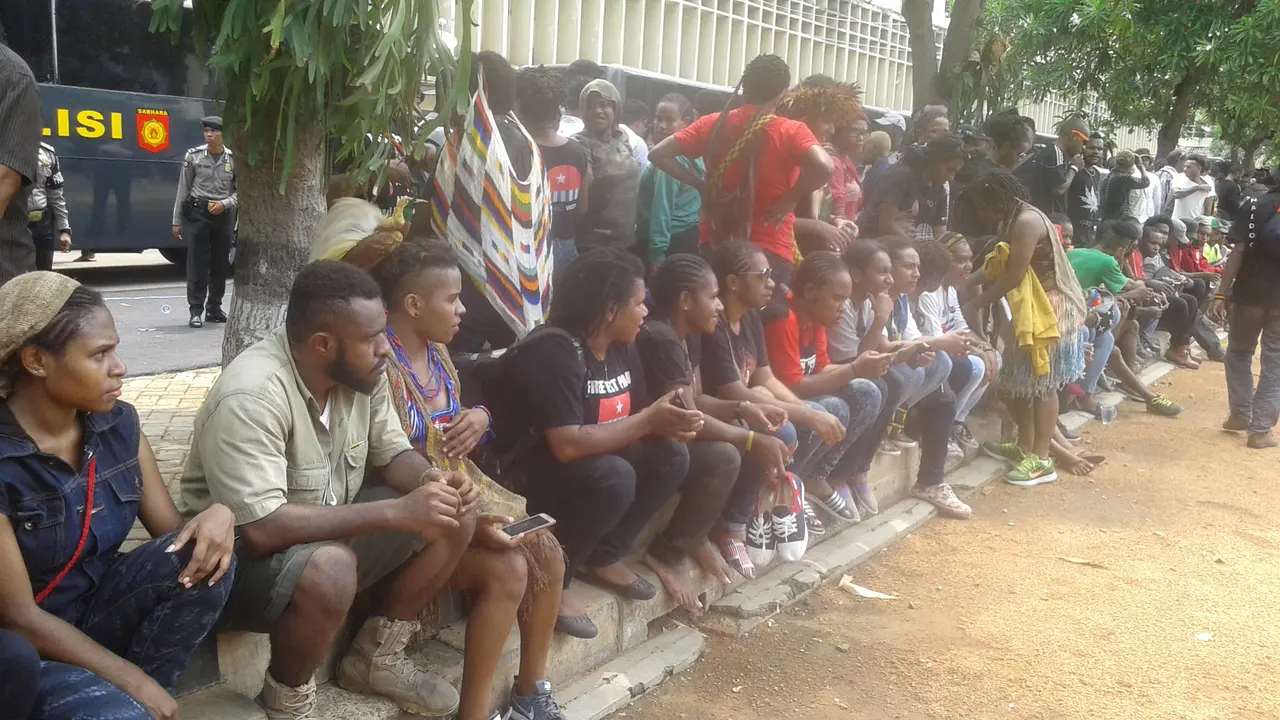 20151201 - demo papua