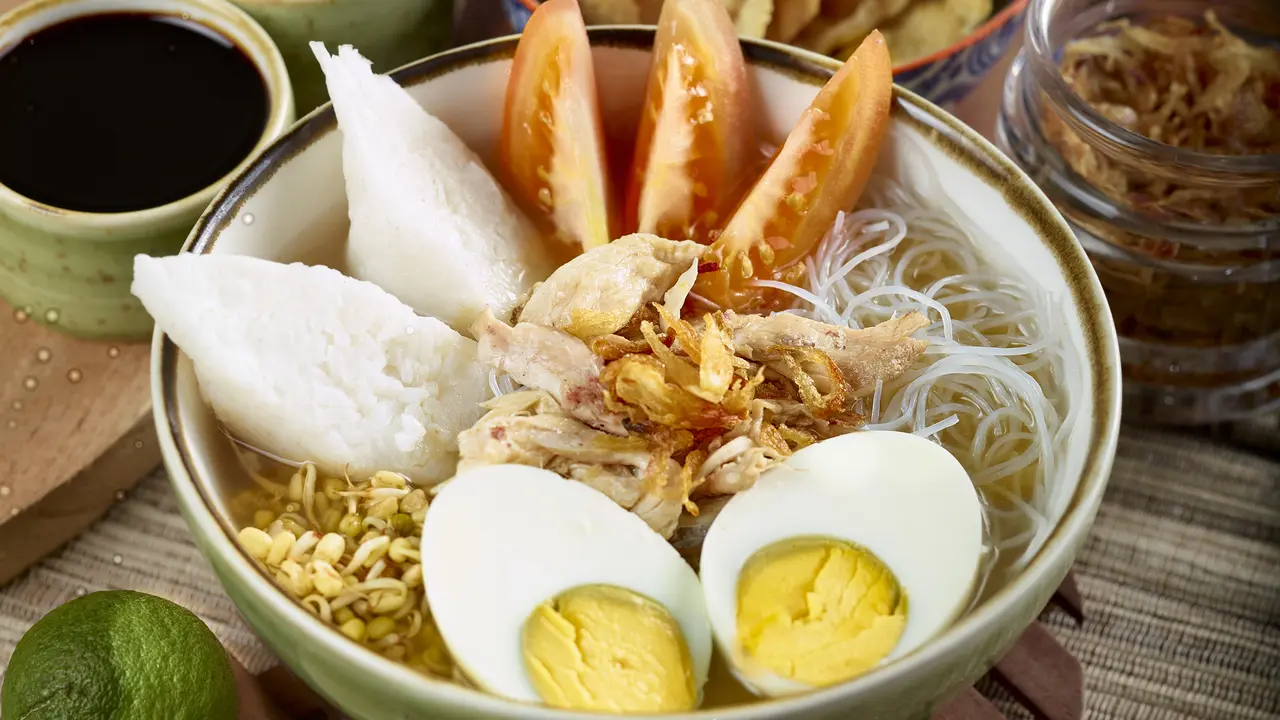 Lestarikan Warisan Budaya Leluhur Lewat 50 Kuliner Otentik Indonesia