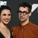 Jack Antonoff dan Margaret Qualley  pada 2024. (ANGELA WEISS / AFP)