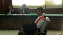 Ahmad Imam Al Hafitd saat menghadiri sidang lanjutan yang beragendakan pembacaan tuntutan dari Jaksa, Pengadilan Negeri, Jakpus, Selasa (4/11/2014).(Liputan6.com/Faisal R Syam)