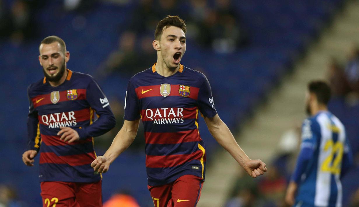 Pemain  FC Barcelona, Munir El Haddadi (kanan) merayakan golnya pada laga Copa Del REy leg kedua babak 16 besar di Stadion Power8,  Cornella-El Prat, Barcelona, Spanyol,Kamis (14/1/2016) dini hari WIB. (EPA/Toni Albir)