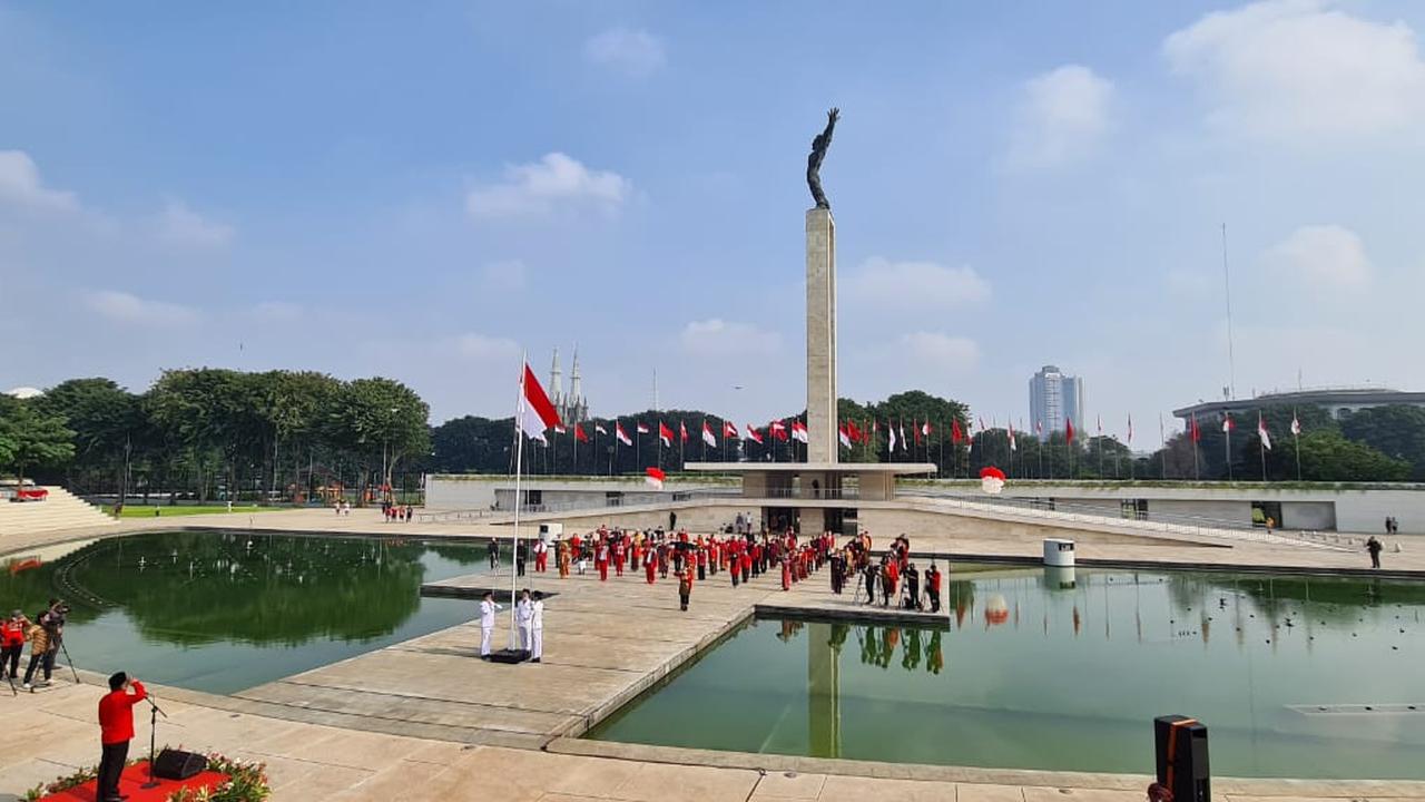 DPP PDI Perjuangan (PDIP) menggelar upacara detik-detik pembacaan Proklamasi Kemerdekaan RI ke-75 di Lapangan Banteng, Jakarta Pusat