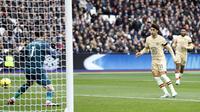 Joao Felix mencetak gol Chelsea dalam pertandingan Liga Inggris melawan West Ham United di London Stadium, Sabtu, 11 Februari 2023. (Ian Kington / AFP)