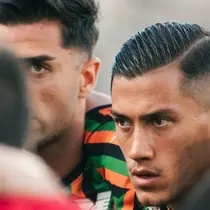Bek Timnas Indonesia, Jay Idzes bermain untuk Venezia saat bertandang ke markas Spezia dalam laga Serie B 2023/2024, Sabtu (11/5/2024). (Instagram/Jay Idzes)