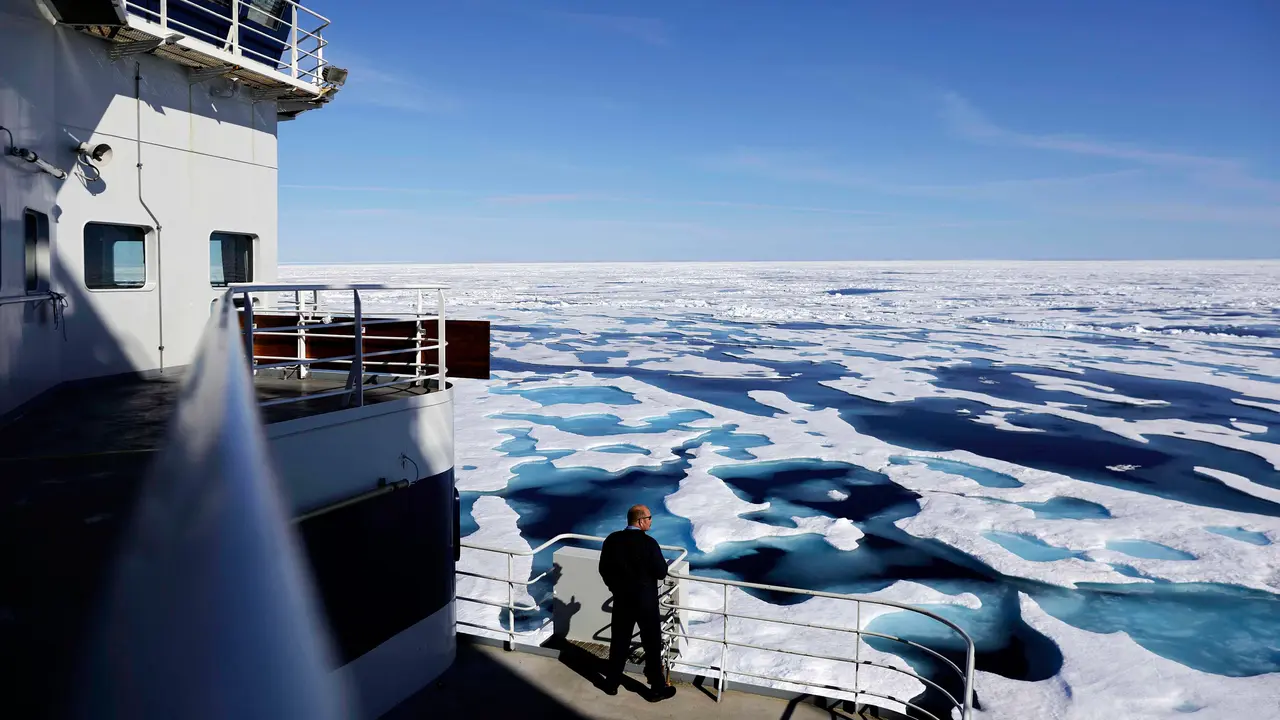 Kapal Pemecah Es Finlandia Arungi Laut Sejauh 10 Ribu Km Selama 24 Hari