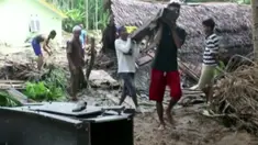 Banjir kembali landa pemukiman Aceh Utara, warga mengungsi di balai desa yang tak terdampak banjir.