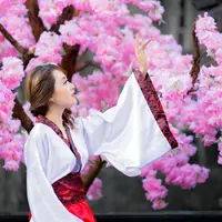 ilustrasi wanita cantik/copyright unsplash.com/RingoStudi