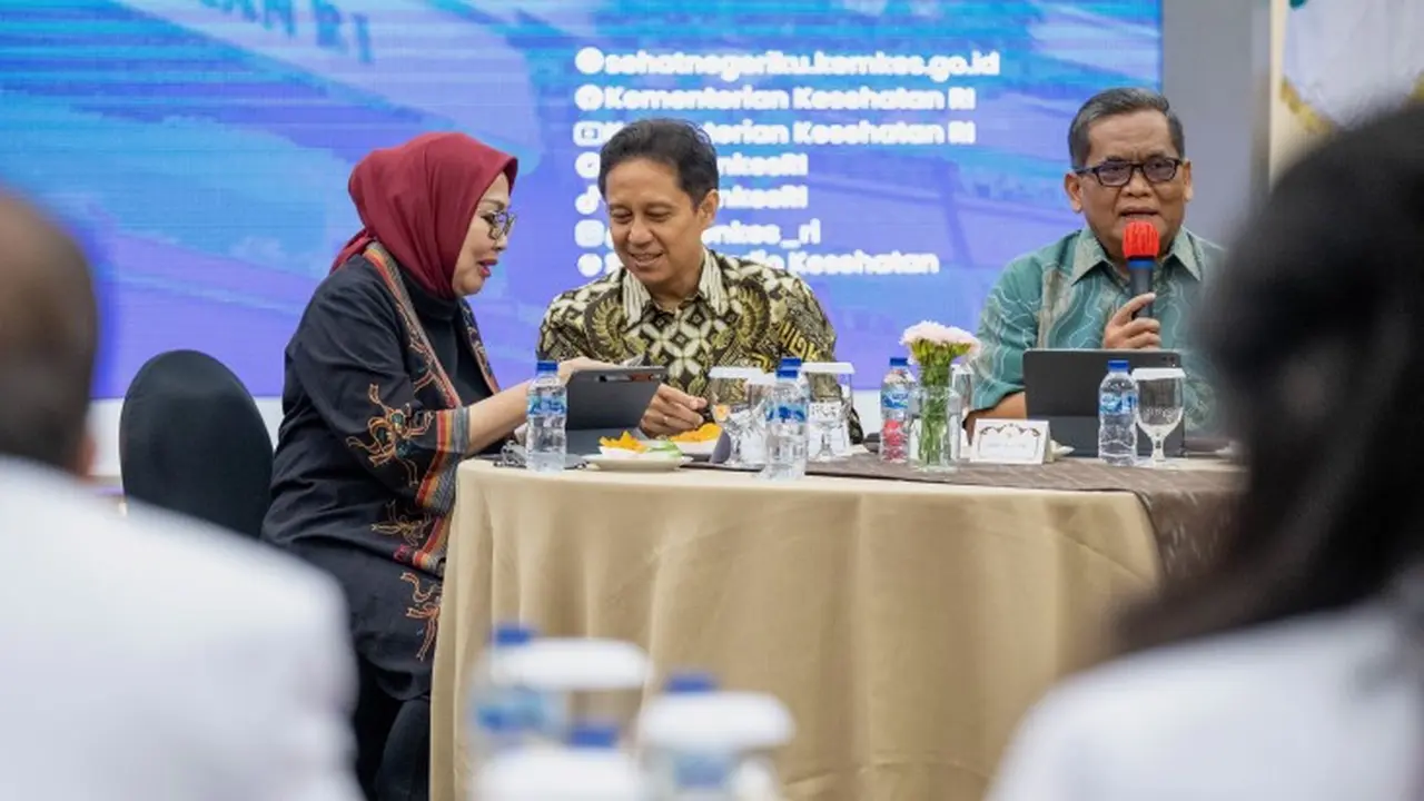 Menteri Kesehatan RI Budi Gunadi Sadikin ingin pasang cath lab jantung tapi tidak ada dokter spesialis intervensi saat melakukan Public Hearing terkait penyusunan RUU Kesehatan di Gedung Kemenkes RI Jakarta pada Rabu, 15 Maret 2023. (Dok Kementerian Kesehatan RI)