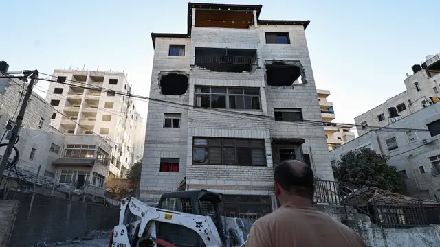 Israel Hancurkan Rumah Dua Tahanan Palestina di Tepi Barat