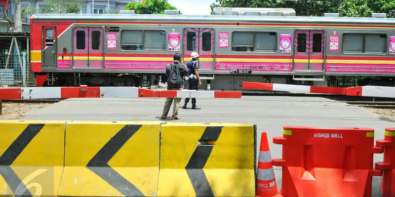 20160407-Perlintasan Kereta Api Tebet Ditutup-Jakarta