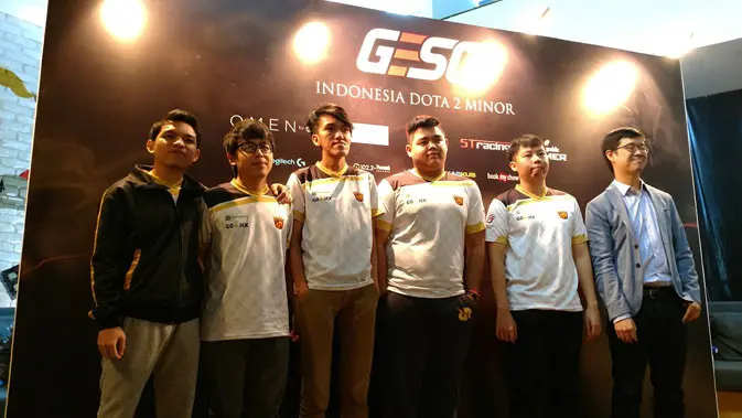 Tim RRQ yang wakili Indonesia di turnamen GESC Indonesia Dota 2 Pro Circuit Minor. Liputan6.com/ Yuslianson