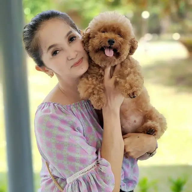 6 Potret Anna Maria, Istri Roy Marten yang Awet Muda