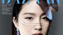 Saat menjadi cover majalah pun, Nong Poy terlihat flawless hanya mengenakan eyeliner wings dan lipstik orange glossy. @poydtreechada.