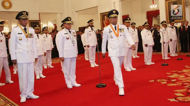 Jokowi Lantik 9 Gubernur dan Wakil Gubernur di Istana Negara