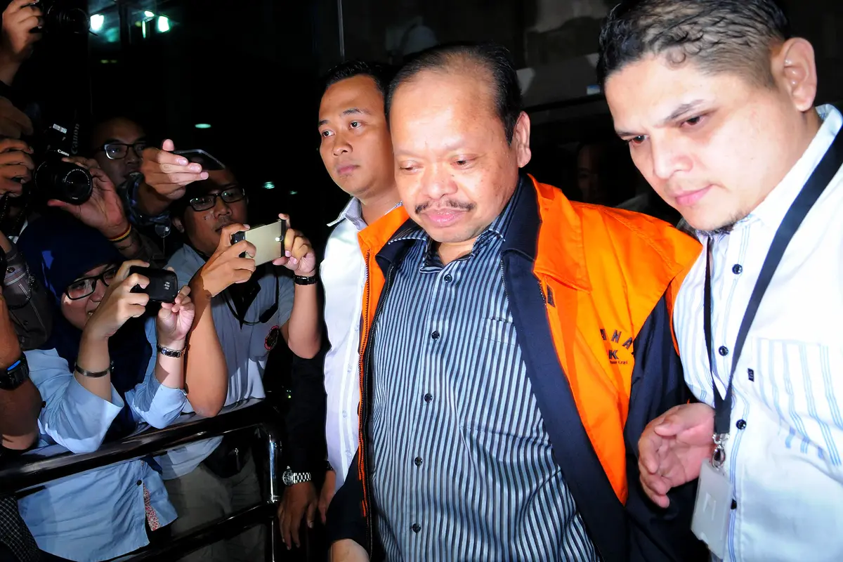 Sutan Bhatoegana ditahan