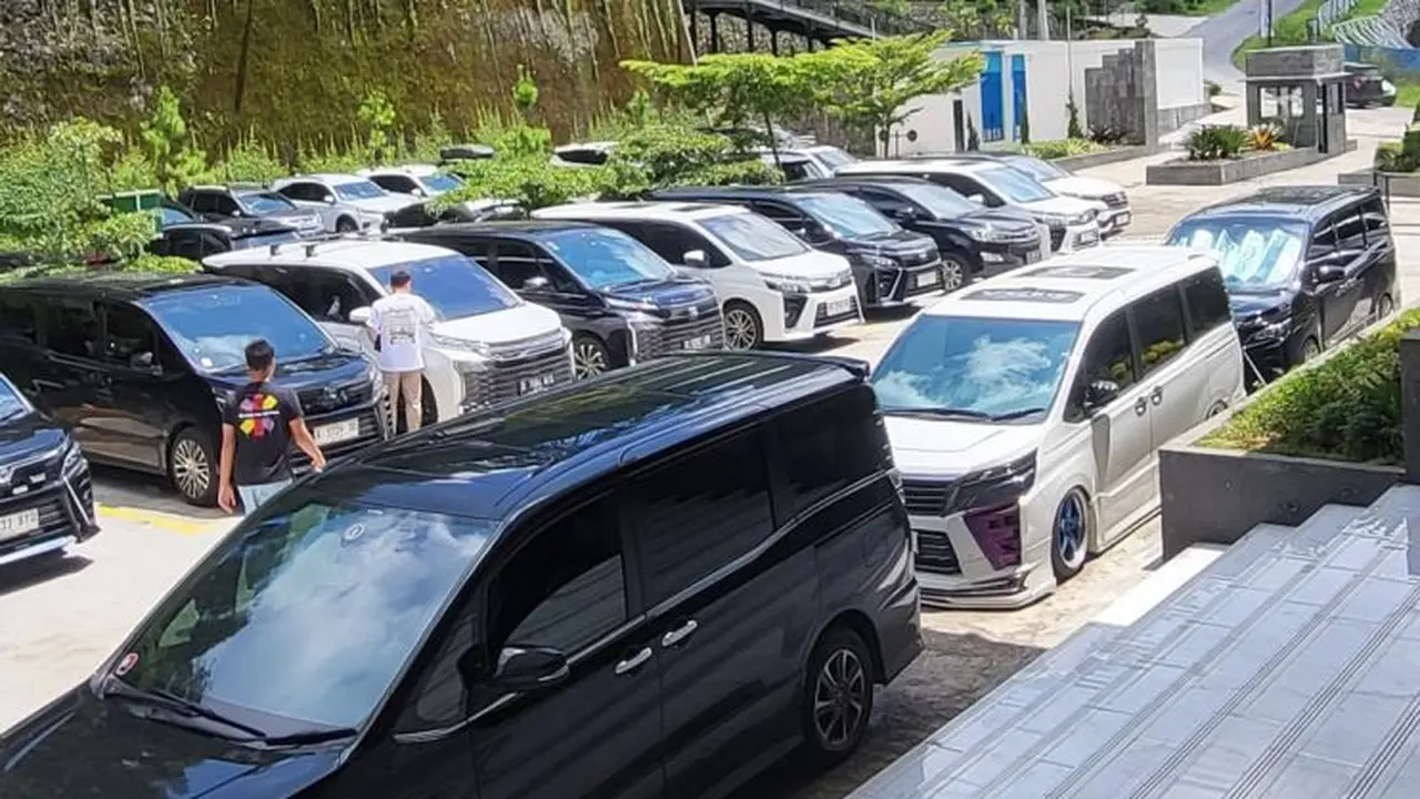 Klub Pecinta Toyota Voxy Bikin Touring ke Tegal (ist)