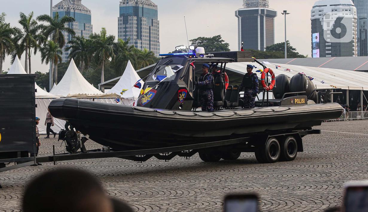Sebanyak 13 batalyon dari berbagai bagian dan jajaran di tubuh Polri diterjunkan untuk menjadi pasukan upacara HUT ke-78 Bhayangkara. (Liputan6.com/Angga Yuniar)