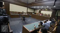 Suasana sidang perdana praperadilan tersangka kasus dugaan pembunuhan Wayan Mirna Salihin, Jessica Kumala Wongso, di Pengadilan Negeri Jakarta Pusat, Selasa (23/2). Dalam sidang ini, Jessica diwakili tim pengacaranya. (Liputan6.com/Imamnuel Antonius)
