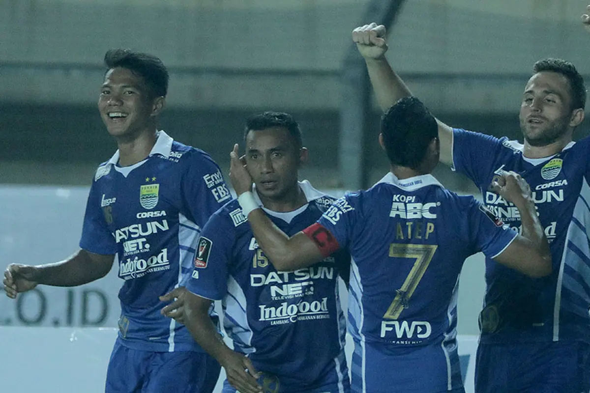 Persib vs Persiba Balikpapan
