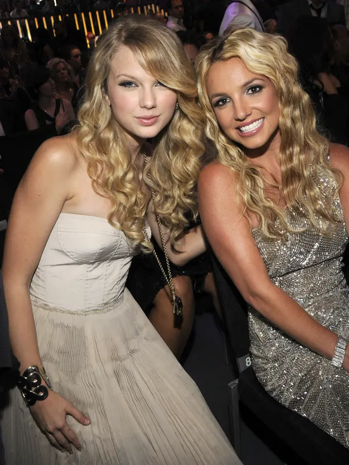 [Bintang] Britney Spears Taylor Swift