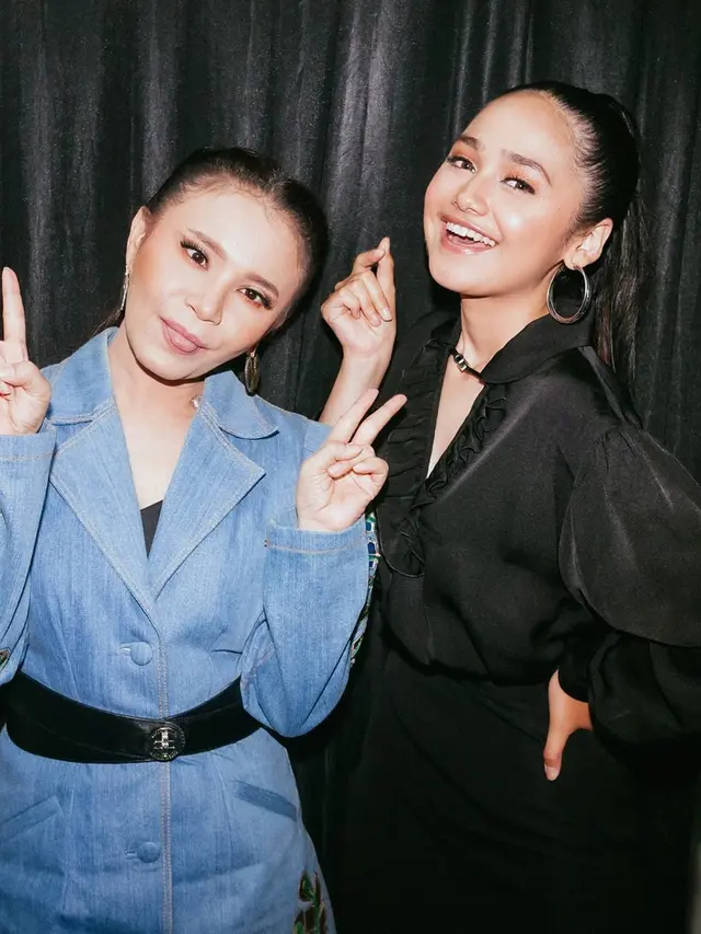 6 Potret Kebersamaaan Syifa Hadju dan Rossa, Disebut Mirip