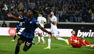 Penyerang Atalanta, El Bilal Toure melakukan selebrasi setelah mencetak gol ketiga timnya dalam pertandingan semifinal leg kedua Liga Europa melawan Marseille di Gewiss Stadium, Bergamo, 9 Mei 2024. (Isabella BONOTTO/AFP)