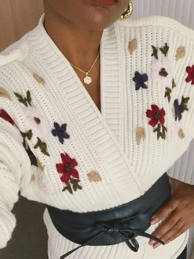 Tampil chic dengan rajutan ala perempuan Paris