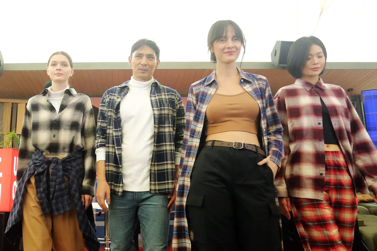 Meski Ganteng, Pesona Charming Abaimana Aryasatya Makin Terlihat Saat Nyaman Kenakan Flannel untuk Segala Occassion