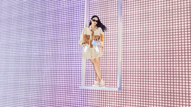 Louis Vuitton Remix Resmi Comeback dengan Gaya Monokrom yang Kreatif