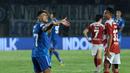 <p>Pemain Persib Bandung, Ciro Alves melakukan selebrasi setelah mencetak gol pertama timnya ke gawang Madura United pada laga leg 1 final Championship Series BRI Liga 1 2023/2024 antara Persib Bandung melawan Madura United di Stadion Si Jalak Harupat, Bandung, Minggu (26/05/2024). (Bola.com/M Iqbal Ichsan)</p>