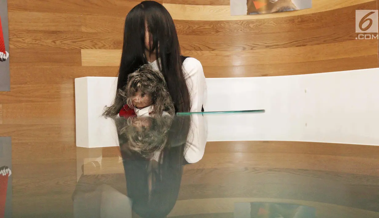 PHOTO: Di Balik Sosok Mistis The Sacred Riana, Pemenang AGT 2017 - Foto ...