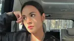 Raisa Andriana, penyanyi kelahiran 6 Juni 1990 yang foto-foto di media sosialnya selalu jadi pusat perhatian warganet. Termasuk saat ia foto selfie gaya candid di mobil. Foto Raisa menatap ke jendela mobil ini sukses curi perhatian dan foto tersebut tuai pujian dari warganet. (Liputan6.com/IG/@raisa6690)