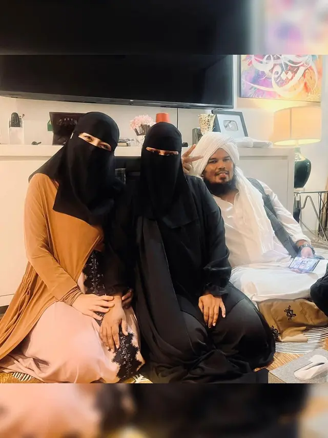 6 Potret Gaya Ratu Rizky Nabila Bercadar, Dicibir Masih Pakai Celana Jeans