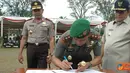 Citizen6, Bandung: Ratusan motor tersebut langsung diserahkan oleh Gubernur Jawa Barat H. Ahmad Heryawan bertempat di Lapangan Gasibu Bandung. (Pengirim: Pendam3)