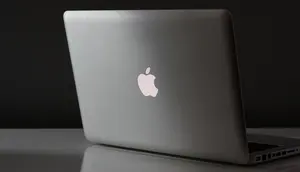 Apple Ingin Rombak Tampilan MacBook Pro Entry-Level pada 2027
