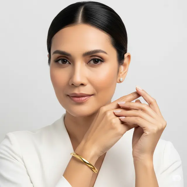11 Model Gelang Ibu-Ibu Terpopuler 2025: Emas, Batu Permata, hingga Motif Batik!