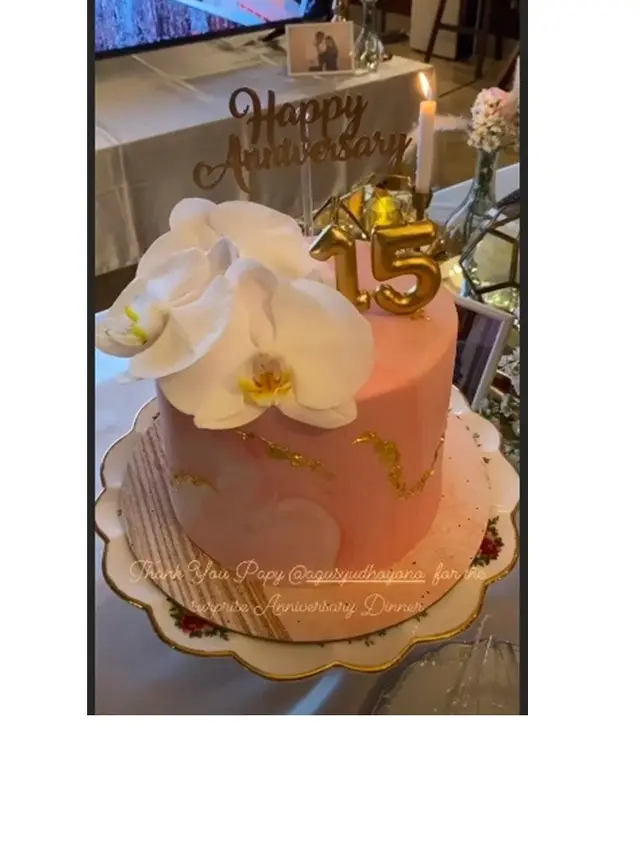 7 Potret Kado Romantis AHY ke Annisa Pohan di Anniversary ke-15, Manis Banget
