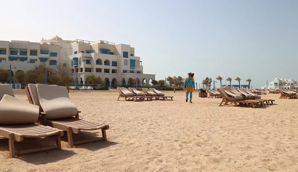Hilton Salwa Beach Resort and Villa juga memiliki kolam renang dan pantai pribadi sepanjang 3,5 km. (AFP/Karim Jaafar)